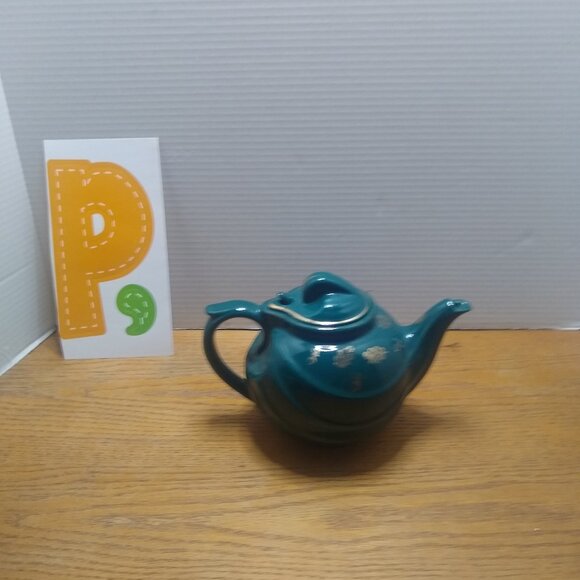 VTG Hall China Co. Teapot 6 Cup Turquoise Heavy Gold Trim & Stars USA - Picture 1 of 7